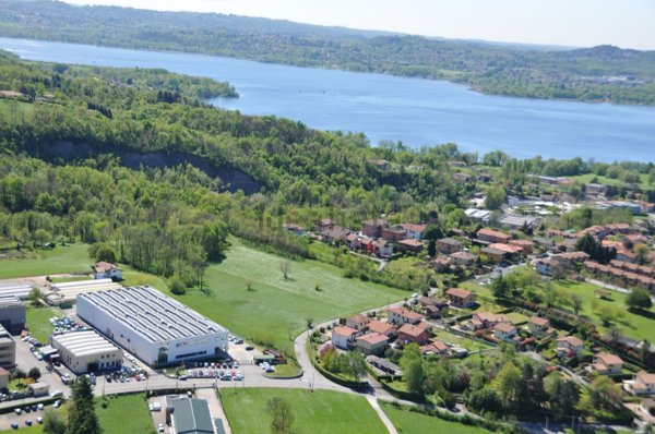 capannone in affitto a Barasso