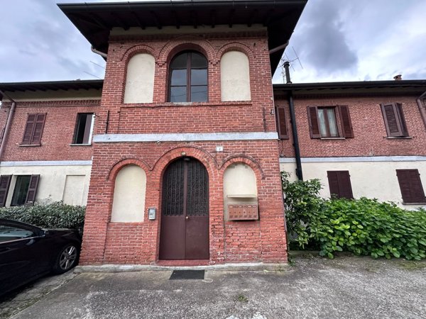 appartamento in affitto a Barasso