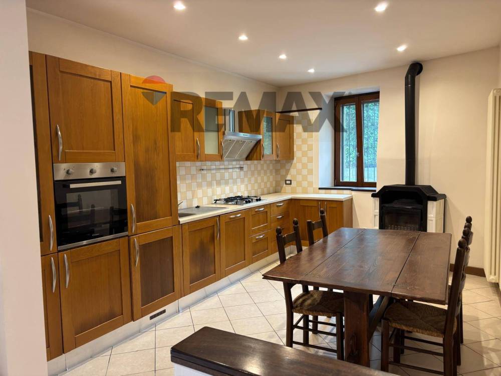 appartamento in affitto a Barasso