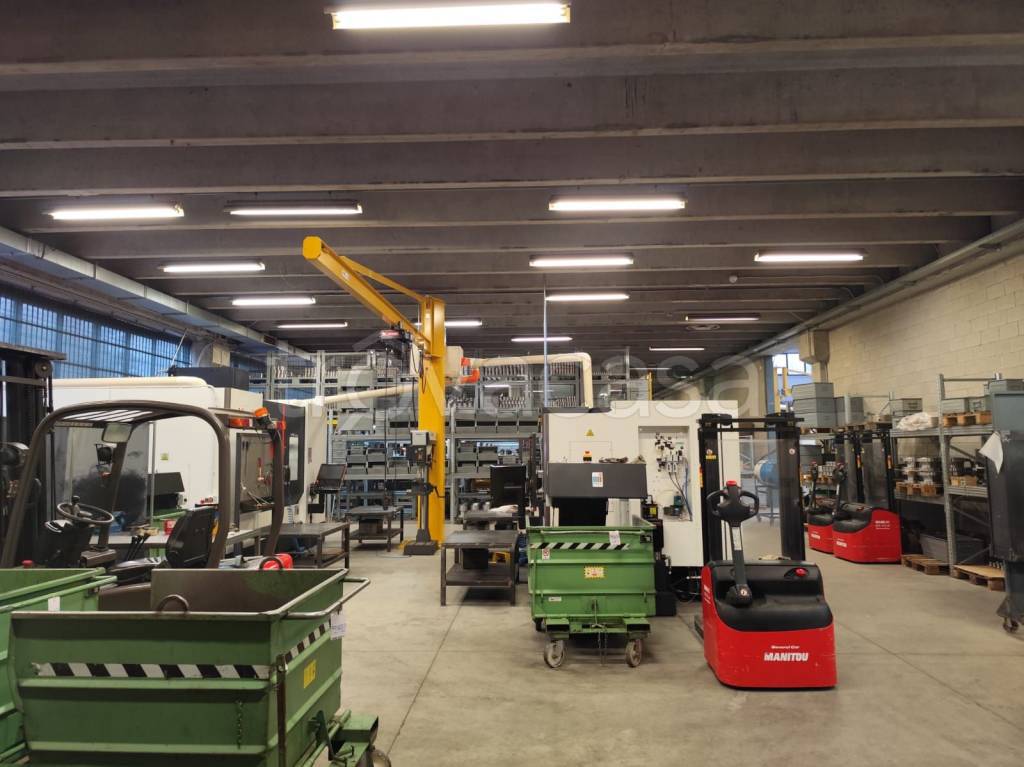 locale commerciale in affitto a Besnate
