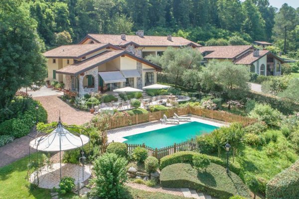 casa indipendente in affitto a Besozzo