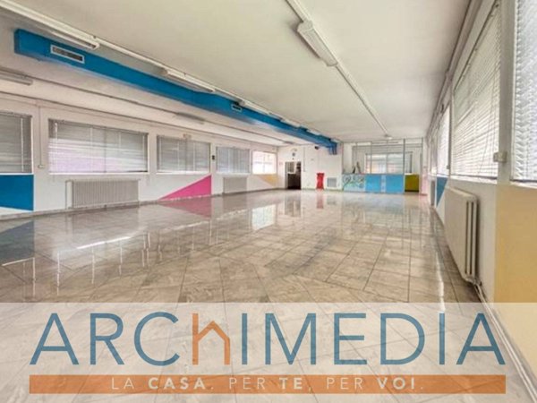 negozio in affitto a Bisuschio