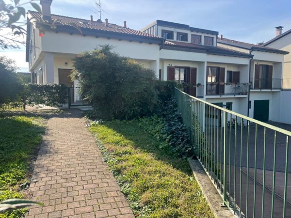 appartamento in affitto a Brebbia