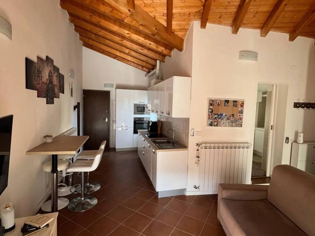 appartamento in affitto a Brusimpiano