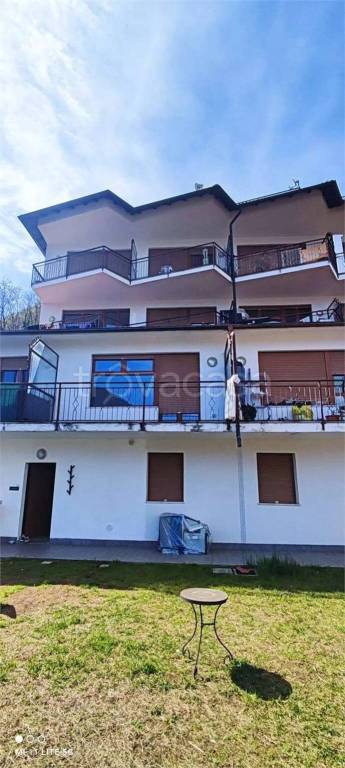 appartamento in affitto a Brusimpiano