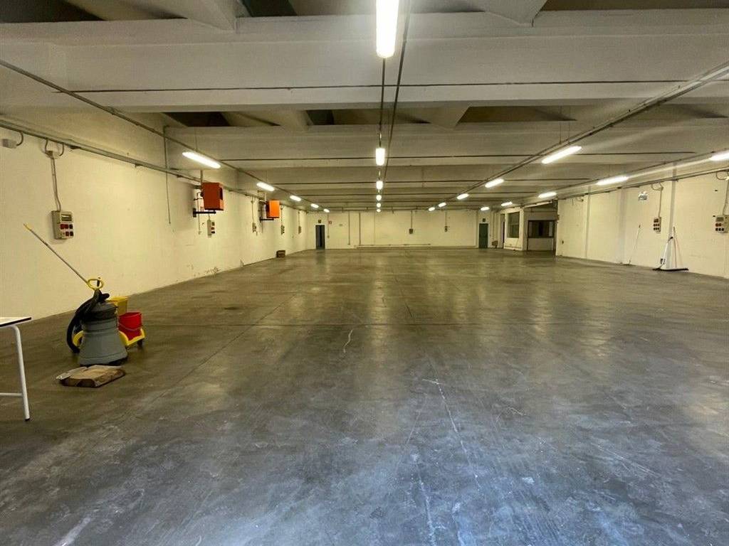 locale commerciale in affitto a Buguggiate