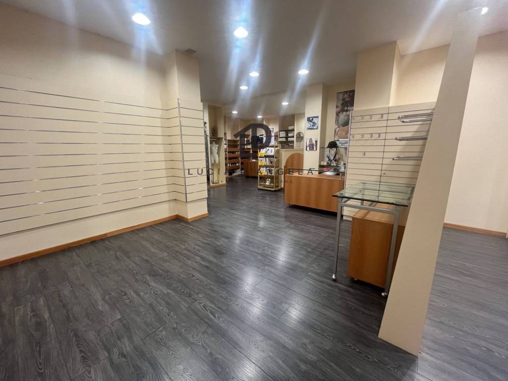 negozio in affitto a Busto Arsizio