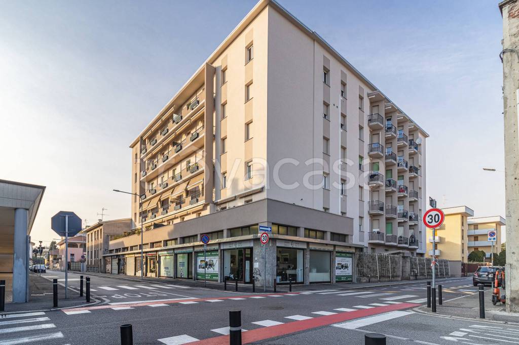 negozio in affitto a Busto Arsizio