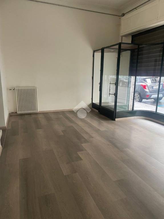 negozio in affitto a Busto Arsizio