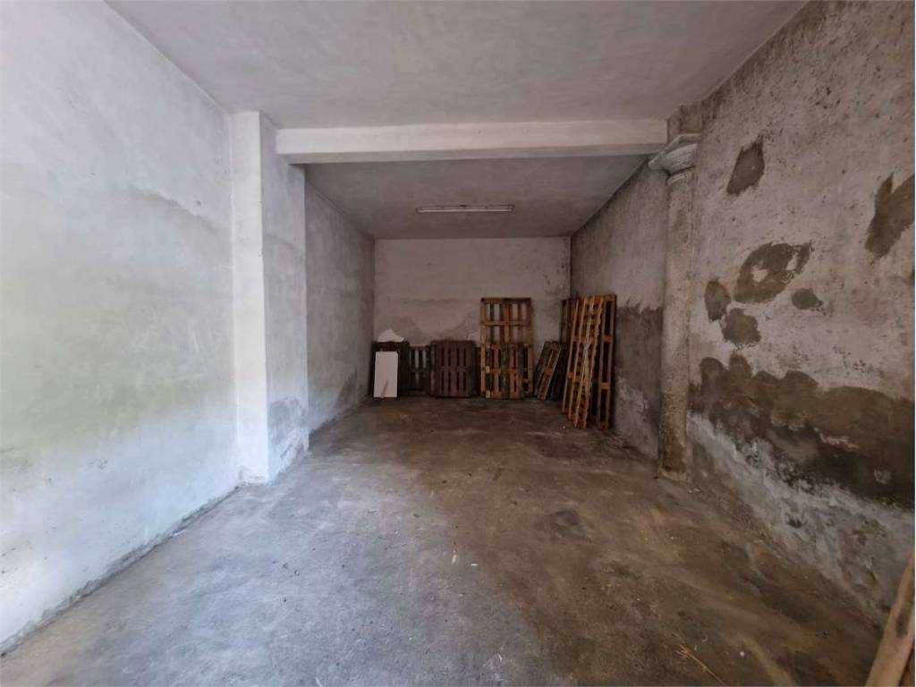 locale commerciale in affitto a Busto Arsizio