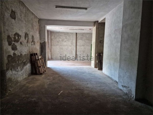 locale di sgombero in affitto a Busto Arsizio