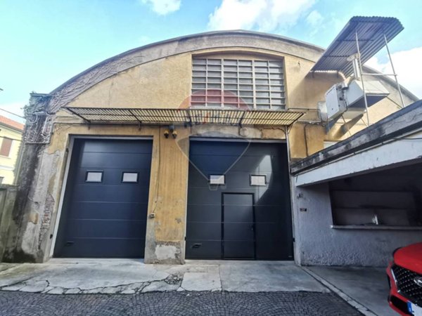 locale commerciale in affitto a Busto Arsizio