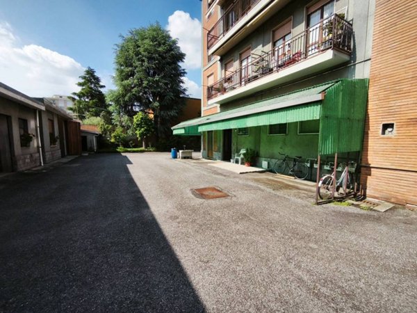 locale di sgombero in affitto a Busto Arsizio