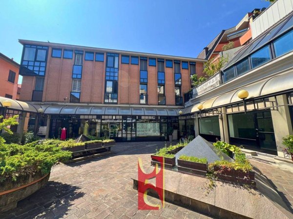 negozio in affitto a Busto Arsizio