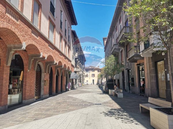 negozio in affitto a Busto Arsizio