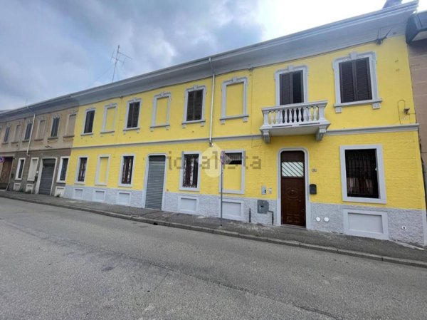 locale commerciale in affitto a Busto Arsizio