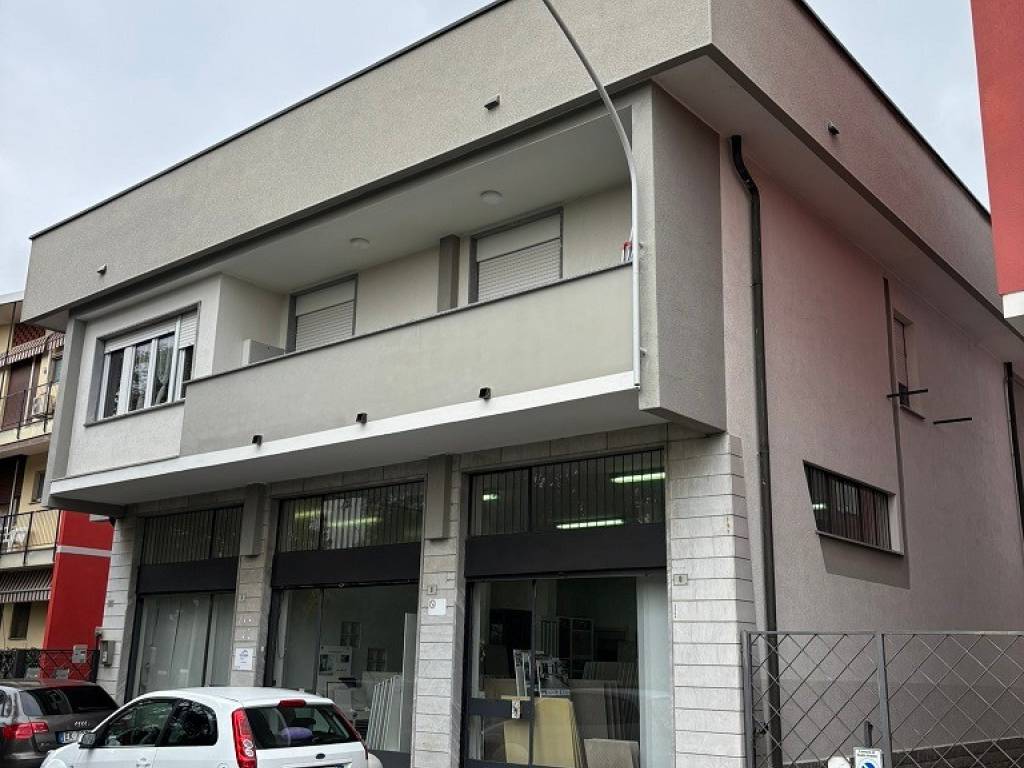 negozio in affitto a Busto Arsizio