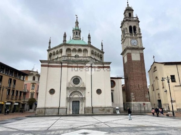negozio in affitto a Busto Arsizio