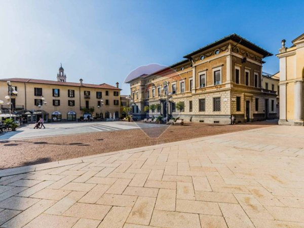 negozio in affitto a Busto Arsizio