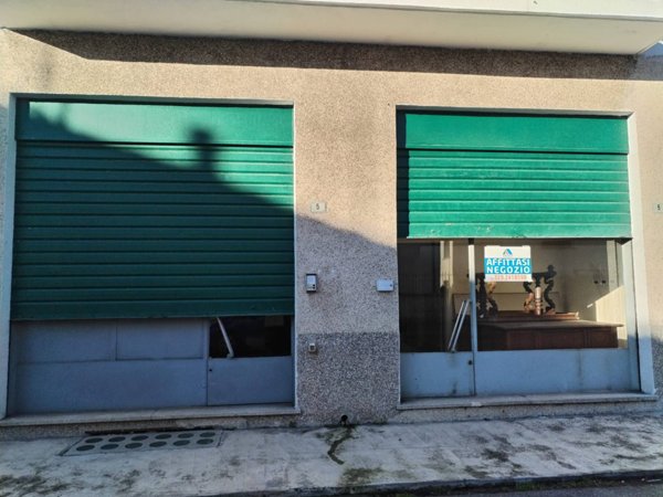locale commerciale in affitto a Busto Arsizio