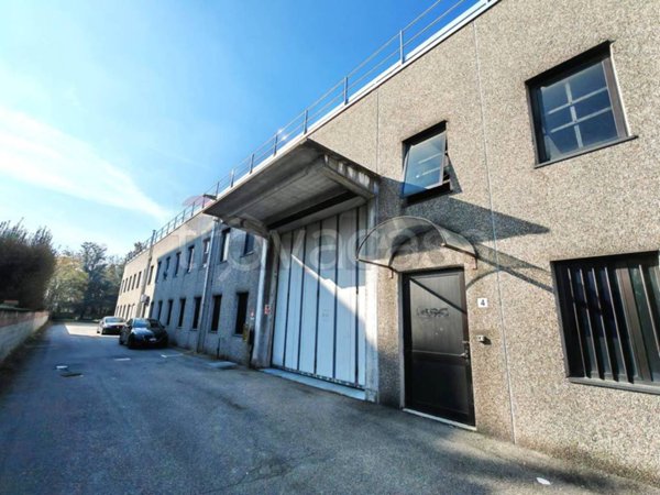 locale commerciale in affitto a Busto Arsizio