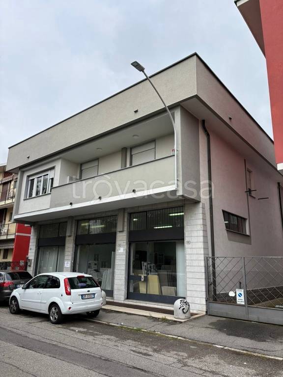negozio in affitto a Busto Arsizio