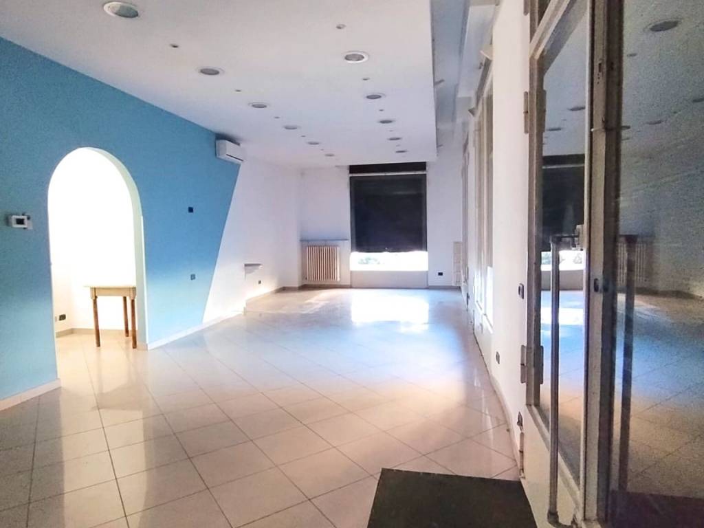 negozio in affitto a Busto Arsizio