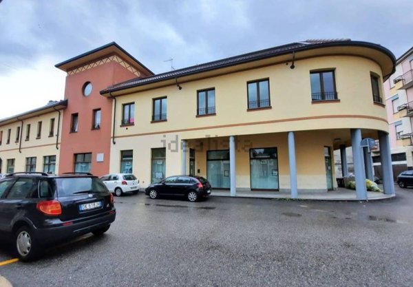 ufficio in affitto a Busto Arsizio in zona Borsano
