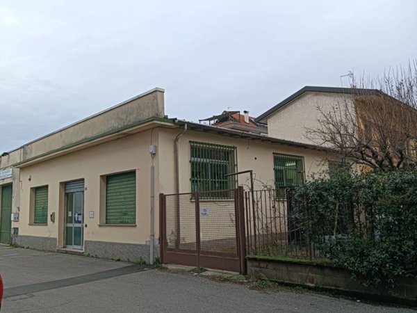 negozio in affitto a Busto Arsizio