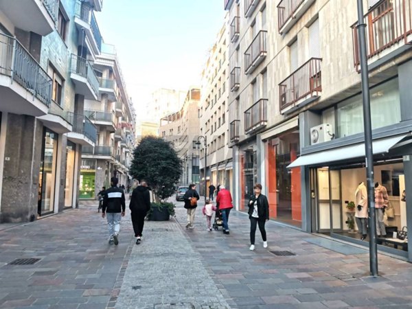 negozio in affitto a Busto Arsizio