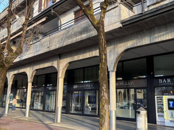 negozio in affitto a Busto Arsizio