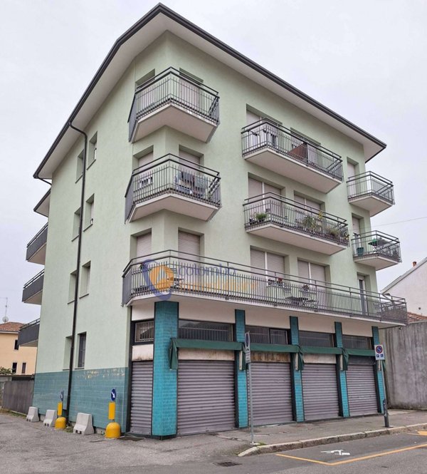 negozio in affitto a Busto Arsizio