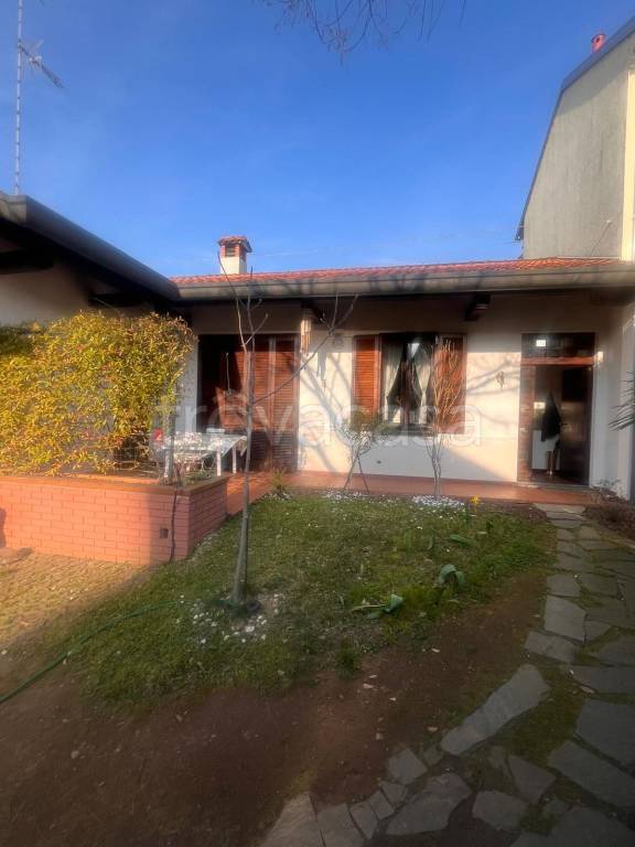 casa indipendente in affitto a Busto Arsizio