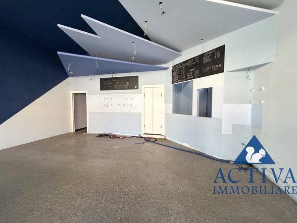 locale commerciale in affitto a Busto Arsizio