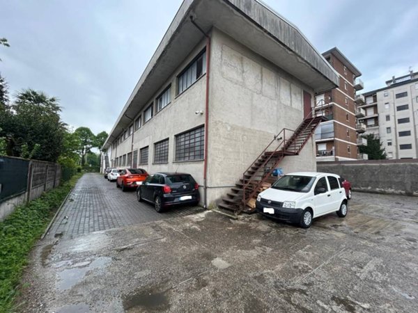 negozio in affitto a Busto Arsizio