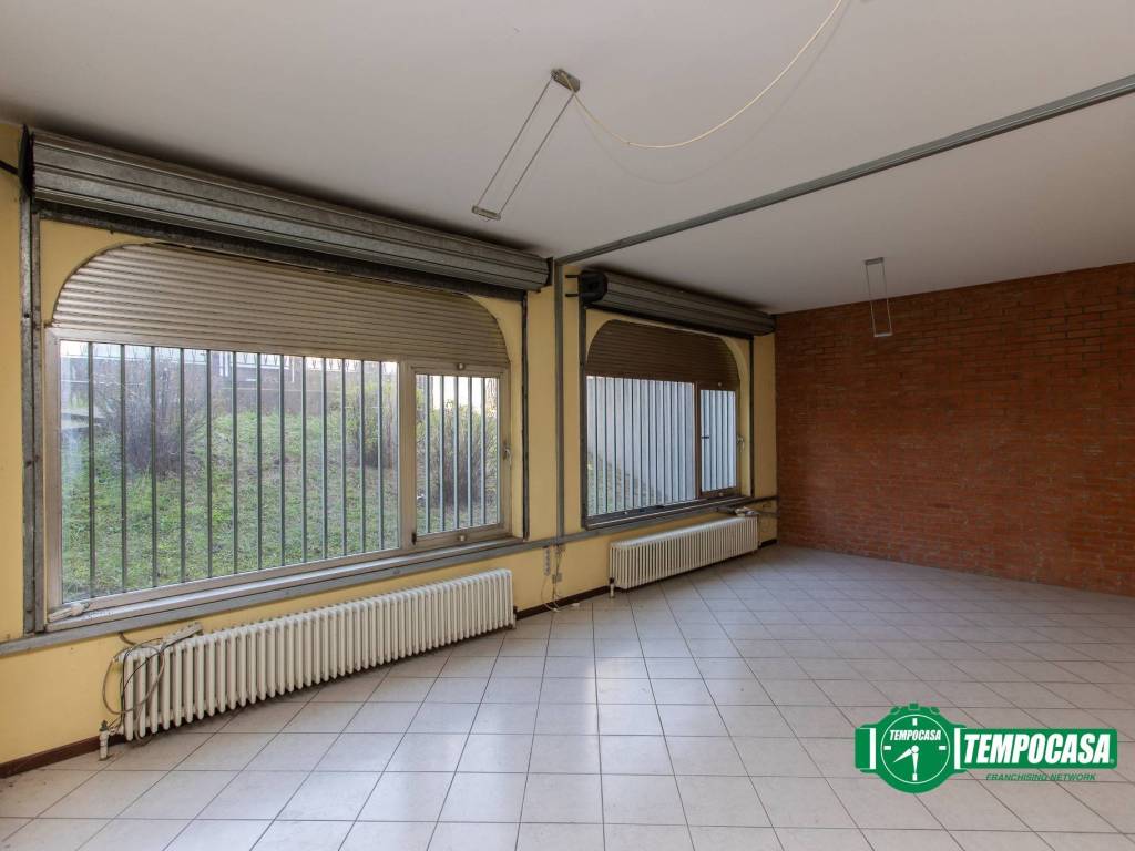 negozio in affitto a Busto Arsizio