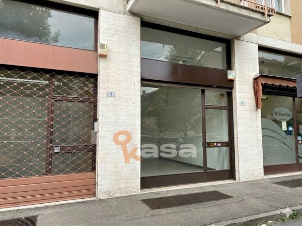 locale commerciale in affitto a Busto Arsizio