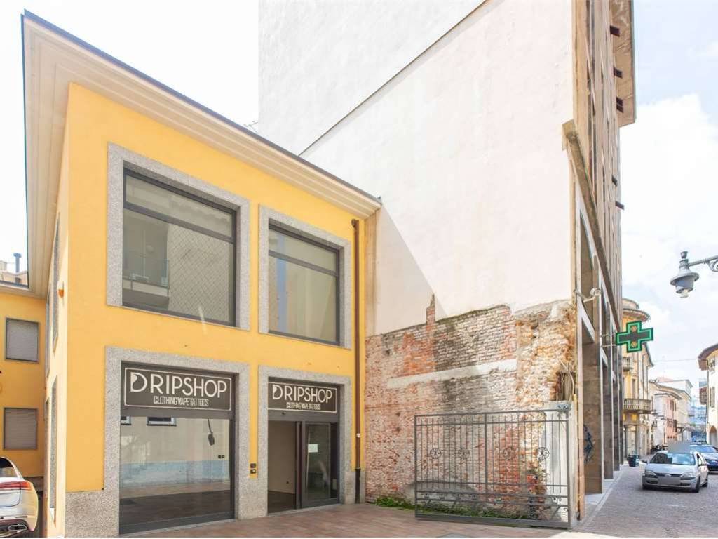 negozio in affitto a Busto Arsizio