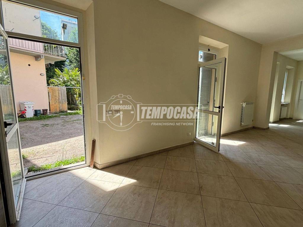 negozio in affitto a Busto Arsizio