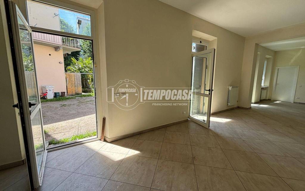 negozio in affitto a Busto Arsizio