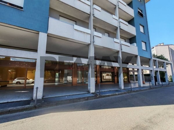 negozio in affitto a Busto Arsizio