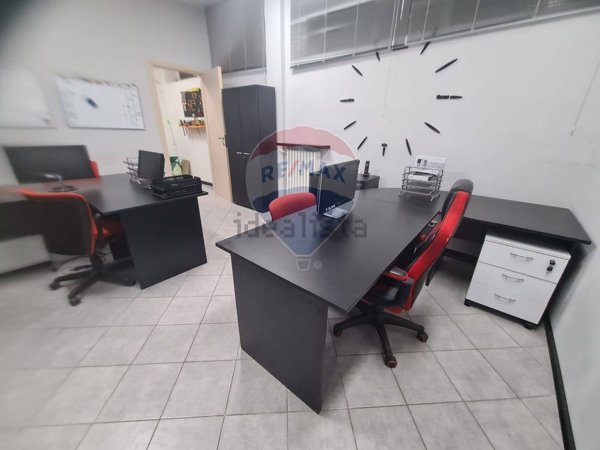 locale commerciale in affitto a Busto Arsizio
