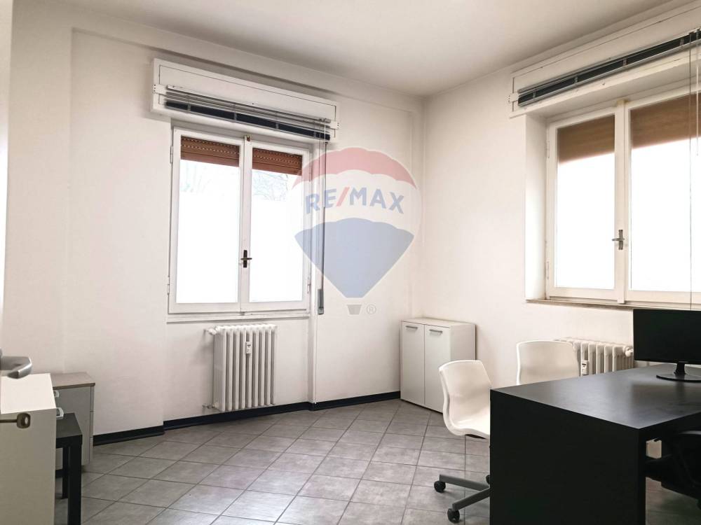 locale commerciale in affitto a Busto Arsizio