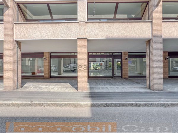 negozio in affitto a Busto Arsizio