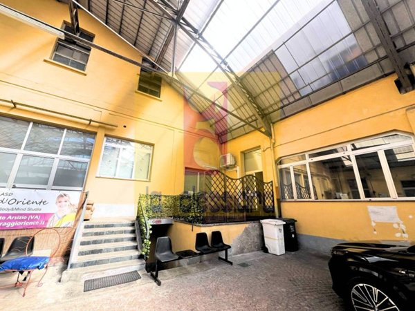 locale commerciale in affitto a Busto Arsizio
