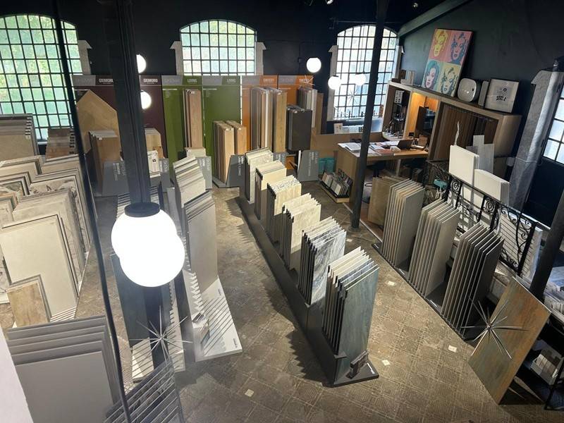 locale commerciale in affitto a Busto Arsizio