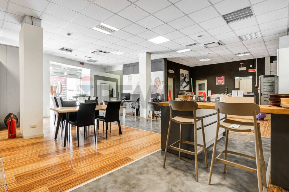 locale commerciale in affitto a Busto Arsizio