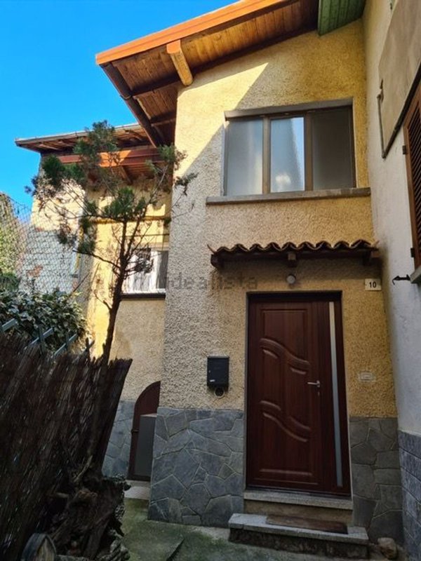 appartamento in affitto a Cadegliano-Viconago