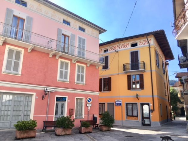 appartamento in affitto a Cadegliano-Viconago in zona Cadegliano