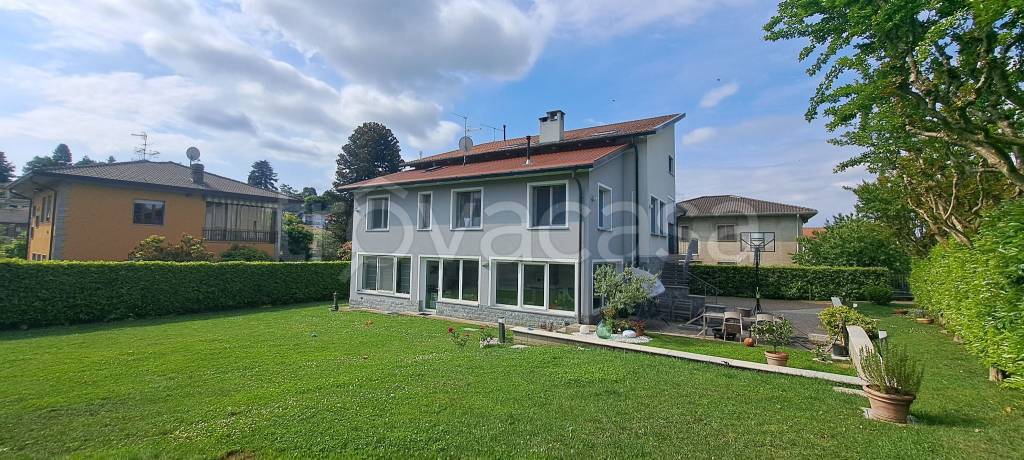 appartamento in affitto a Cantello